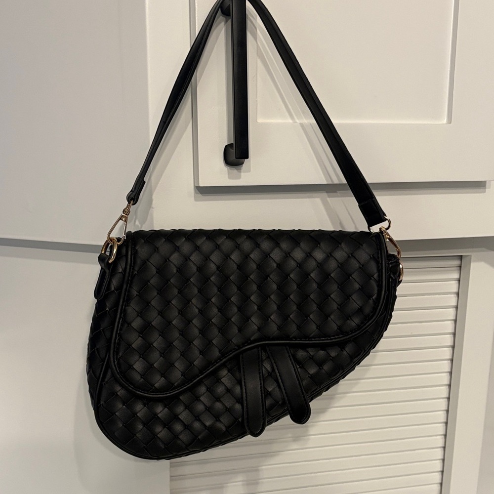 Urban Expressions Elegant Black Woven Shoulder Bag